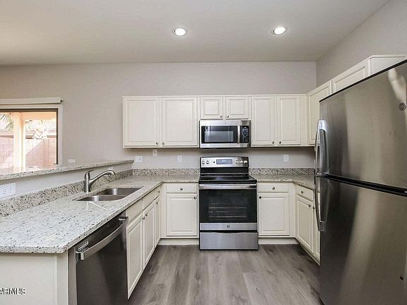 4th image of 2663 E Indian Wells Pl