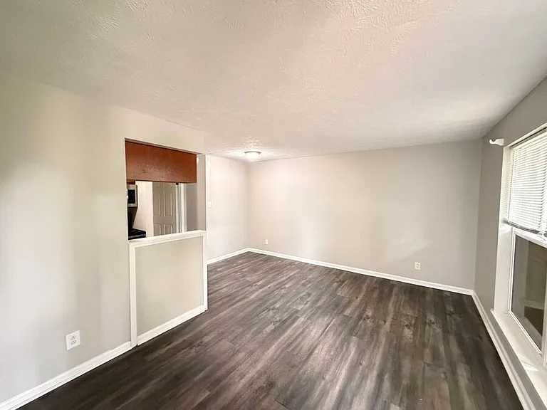 2021 Cambridge Dr #10 — Photo 15