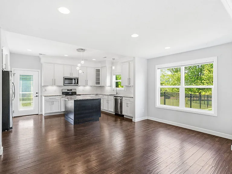 2414 Nottoway Dr — Photo 8