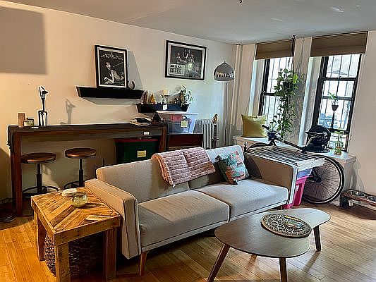 4th image of 329 E 116th St APT 1