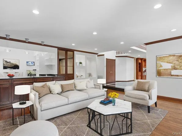 43 Hunt Drive, Jericho, NY 11753