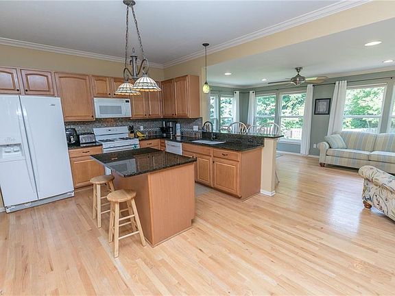 5th image of 9128 Aaron Ln #31