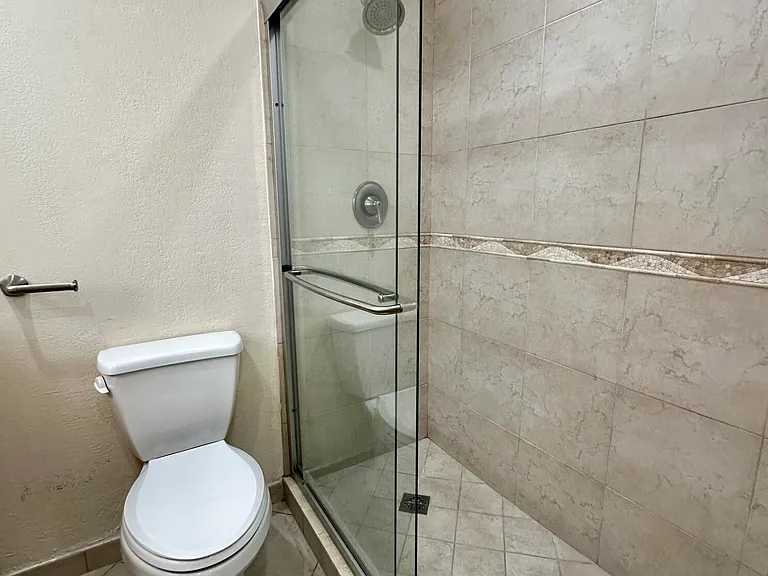 815 Middle River Dr #110 — Photo 12