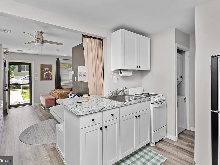 325 W Evergreen Ave — Photo 13