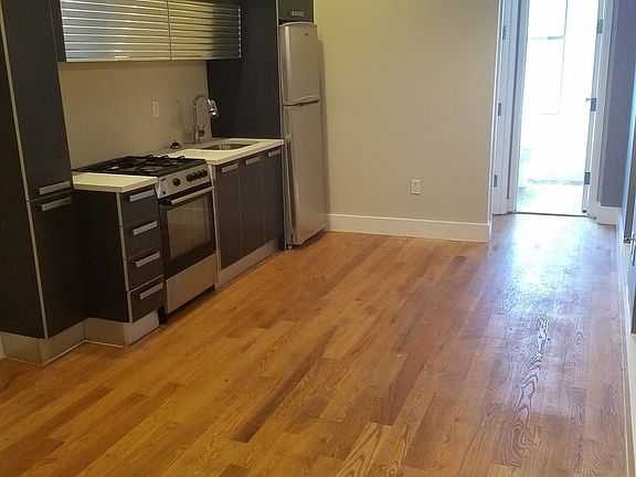 3rd image of 321 Putnam Ave #2A