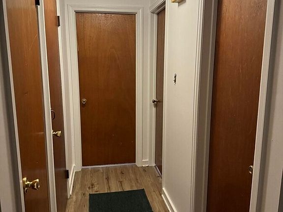2nd image of 52 Laing St APT 2