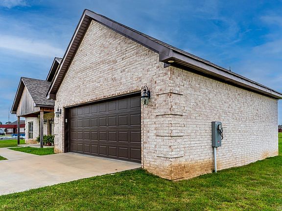 2nd image of 402 Olivia Dr