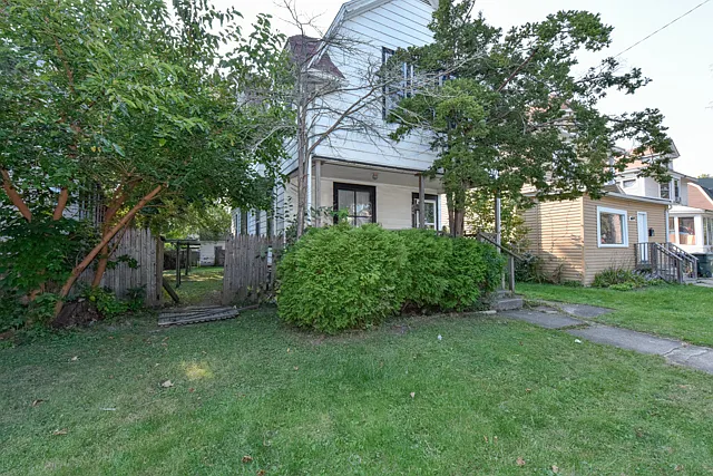 824 Hickory St photo 1