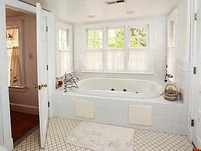 upstairs bathroom