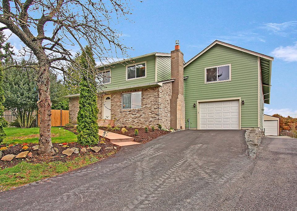 1st image of 20305 76th Ave W