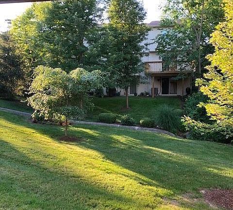 5th image of 473 W Foxtrail Cres