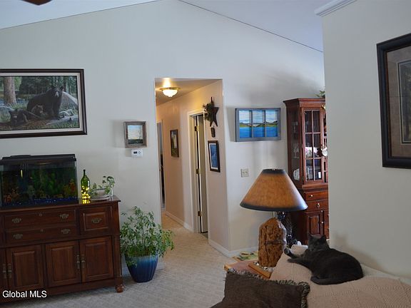 4th image of 4 Hyland Dr