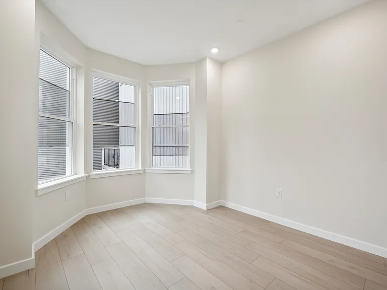2614 W Girard Ave #C — Photo 3