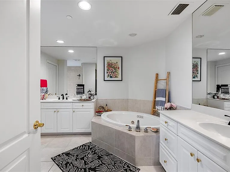 100 Beach Dr NE #1501 — Photo 40