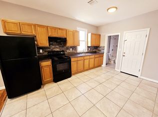 450 15th Ave #3A, Newark, NJ 07103