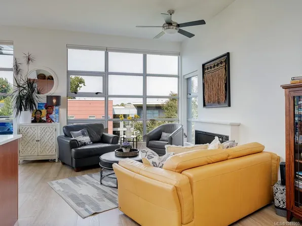 797 Tyee Rd #401, Victoria, BC V9A 7R4