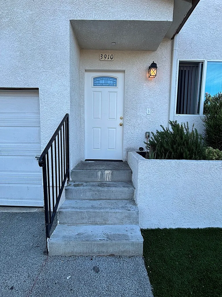 5 bed, 1730 sqft, $4,700 — Photo 2