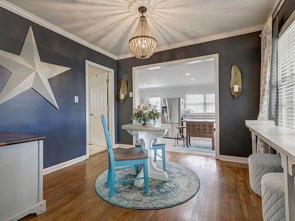 4th image of 2068 Clearwater Dr SE