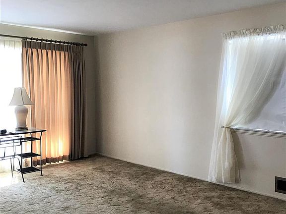 4th image of 3233 Bridgeridge Dr