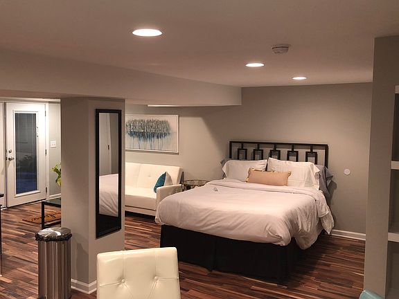 2nd image of 637 W Nocturne Dr