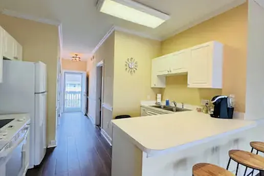 1 bed, 850 sqft, $1,600 — Photo 4
