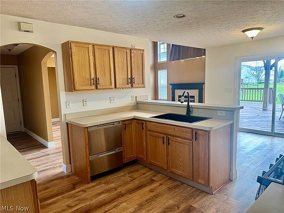 5th image of 9028 Victoria Ln