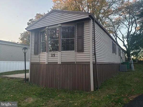25 Oak Knoll Est, Elizabethtown, PA 17022