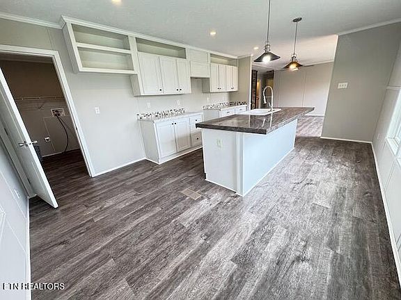 5th image of 172 Rolling Hills Dr