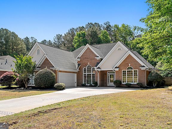 3rd image of 681 Templeton Dr