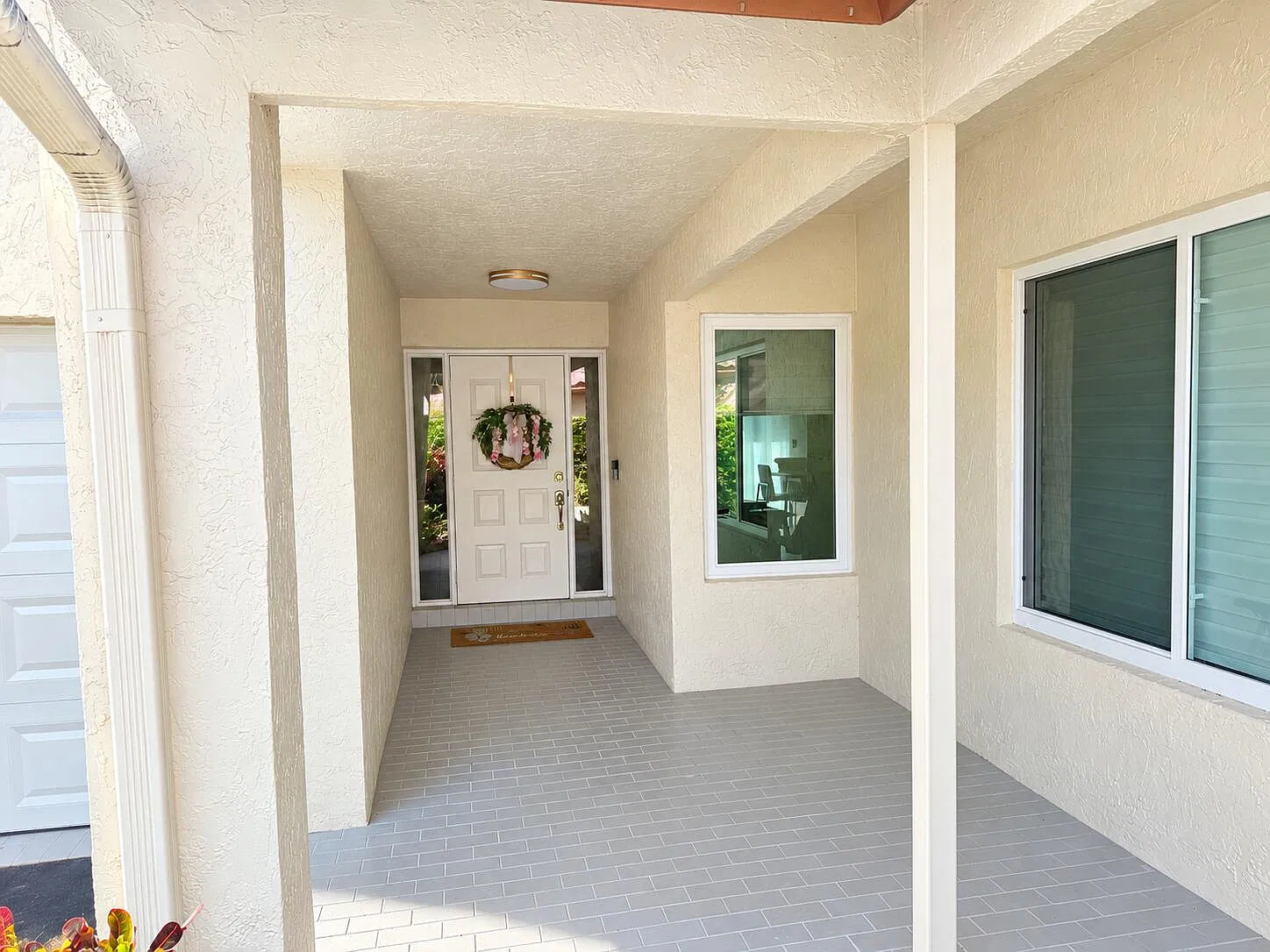 3 bed, 2.0 bath, 2117 sqft, $6,200 — Photo 2