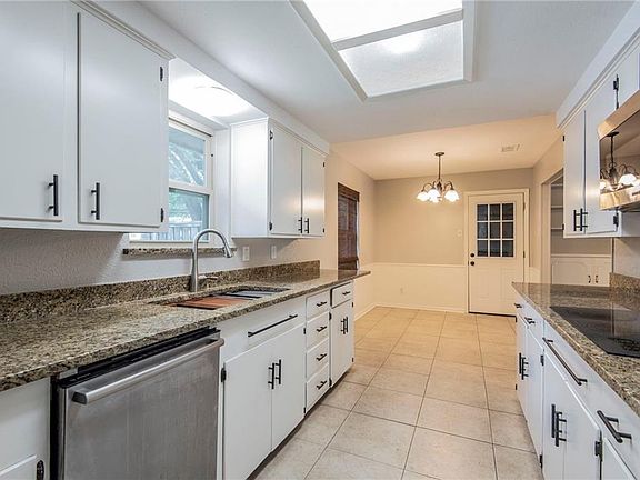 5th image of 1814 Westminster Dr