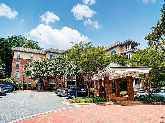 Queens at Granville Entry