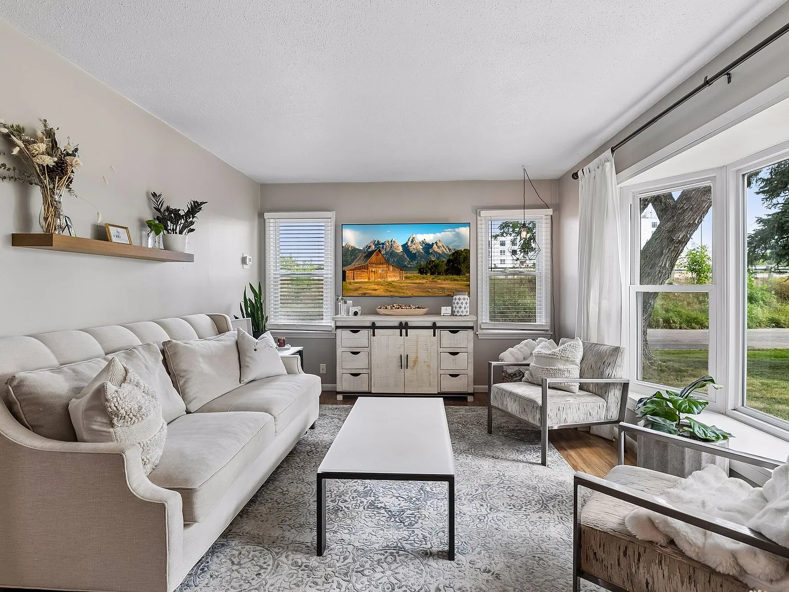 4 bed, 1755 sqft, $3,000 — Photo 3