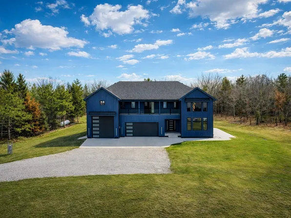 61956 210th St, Nevada, IA 50201