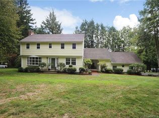 71 Main St, Newtown, CT 06470