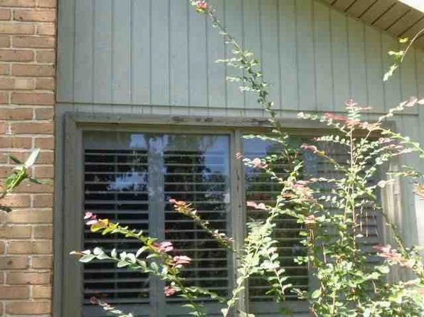 7 N Lakeshore Dr, Lakeland, GA 31635