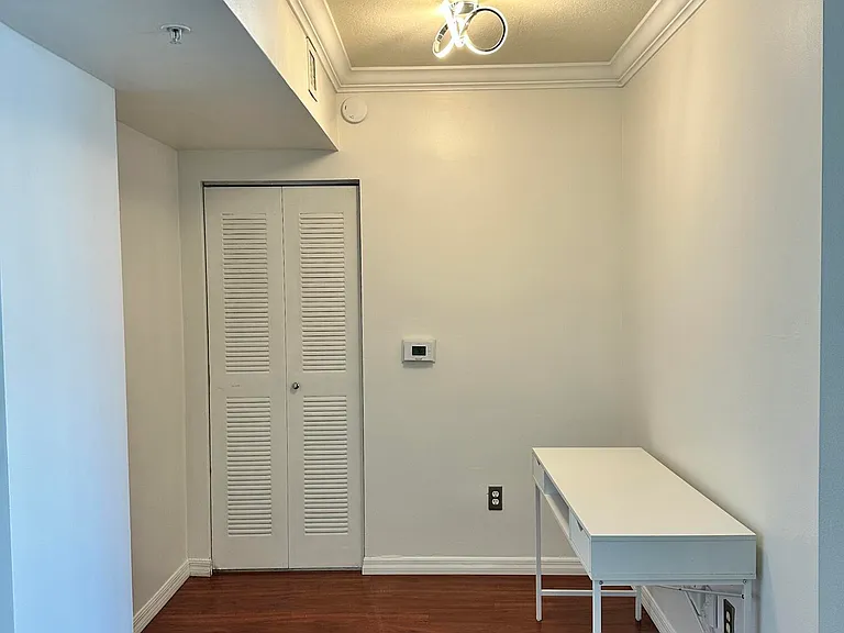 600 S Dixie Hwy #621 — Photo 3