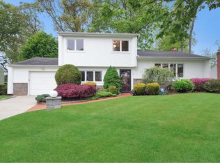 12 Adrienne Dr, Old Bethpage, NY 11804