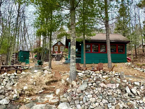 12780 State Point Rd, Kabetogama, MN 56669