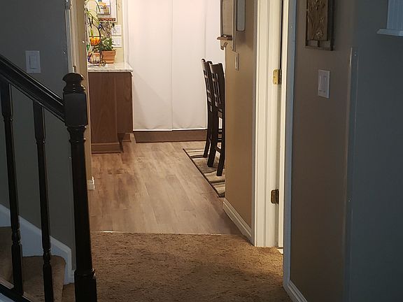 Livingroom into kitchen 