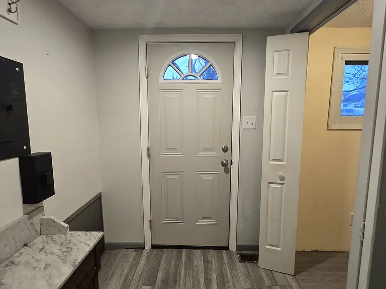 1712 Blackburn Ave — Photo 9