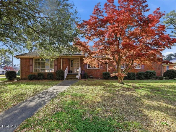 1600 Saint Andrews Place, Kinston, NC 28504