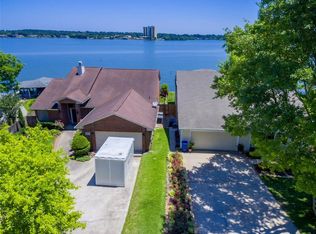 1038 Lake View Dr, Montgomery, TX 77356