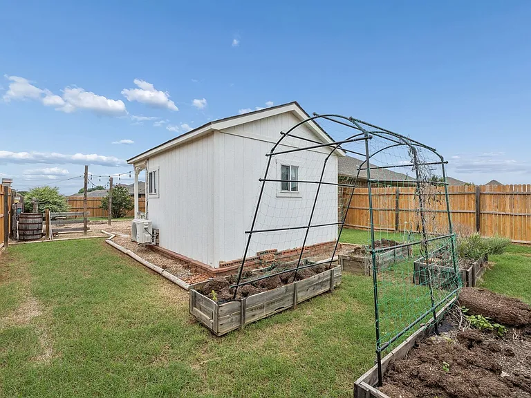 1751 Lexington Ct — Photo 48
