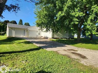207 Nicollet Ave, Corwith, IA 50430