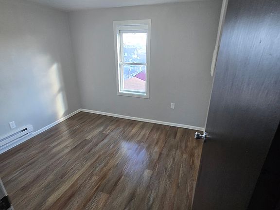 2nd image of 424 E Cook St #2