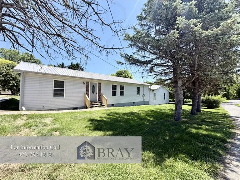 307 Honeysuckle Dr — Photo 1