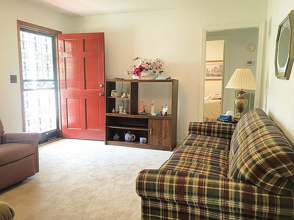 4th image of 518 NE Broadview Dr