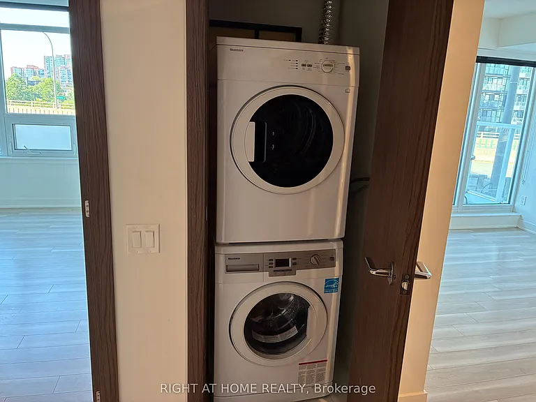 19 Bathurst St #605 — Photo 10
