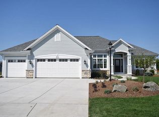 W137N6153 Weyer Farm Ct, Menomonee Falls, WI 53051
